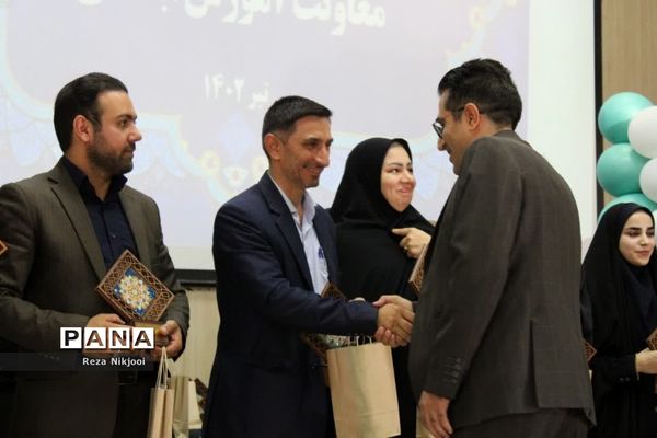 آیین اختتامیه طرح‌ها و برنامه‌های معاونت آموزش ابتدایی ناحیه یک بهارستان