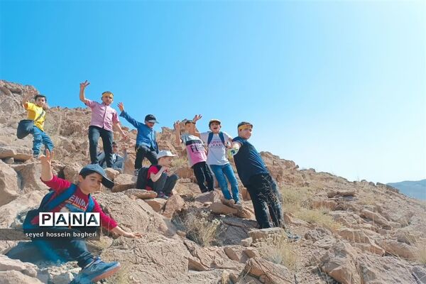کوهپیمایی دانش‌آموزان اشکذری به یاد ۶۶ کودک شهید سانحه تروریستی هواپیمایی ایرباس سال ۱۳۶۷