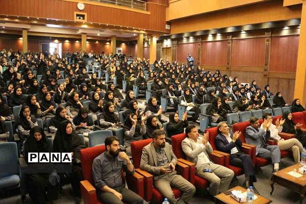 آیین تجلیل از برگزیدگان چهل و یکمین جشنواره فرهنگی هنری ناحیه۶