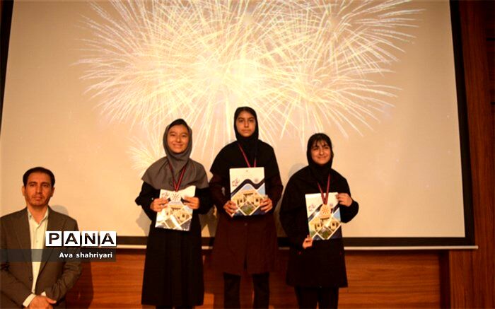 تیم والیبال متوسطه اول و دوم شهرستان‌های استان‌تهران بر قله قهرمانی والیبال قطب شش کشور/فیلم