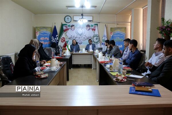 نشست اعضای مجلس دانش‌آموزی استان خوزستان در اهواز
