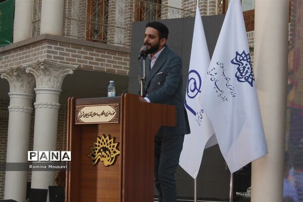 محفل شعر «سایه بوتراب»