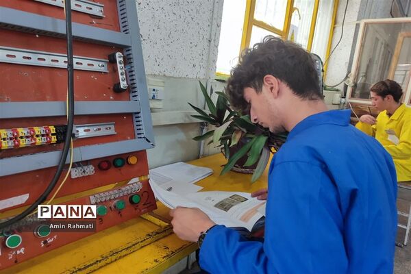 برگزاری مسابقات علمی مهارتی هنرستان‌های استان فارس