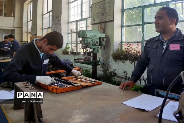 برگزاری مسابقات علمی مهارتی هنرستان‌های استان فارس