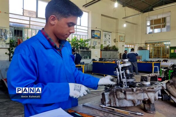 برگزاری مسابقات علمی مهارتی هنرستان‌های استان فارس