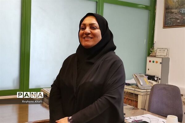 ‌تقدیر از کارمندان  معاونت آموزش متوسطه اداره‌کل امور شاهد و ایثارگران به‌مناسبت عید غدیرخم