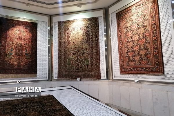 بازدید دانش‌آموزان زیارت اولی از موزه رضوی حرم امام رضا (ع)