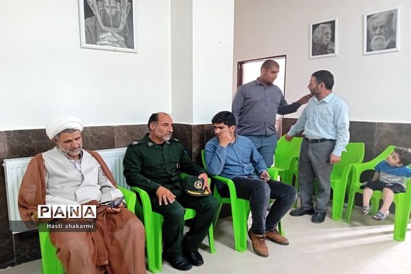 افتتاحیه کلاس‌های طراحی و سیاه‌قلم فرهنگسرا در روستای اصیل‌آباد