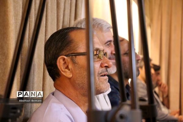 رونمایی از کتاب «درخت تنها» در قم