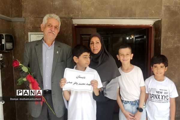 برگزاری جشن عید غدیر توسط دانش‌آموزان در اداره آموزش و پرورش منطقه۲