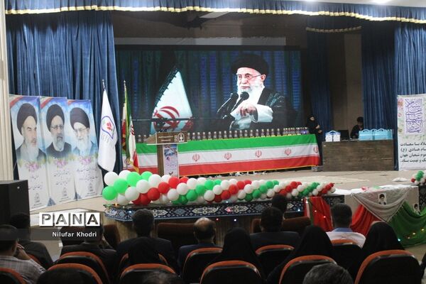 همایش  منتخبین دومین دوره طرح دانش‌آموز تراز انقلاب اسلامی  در بوشهر