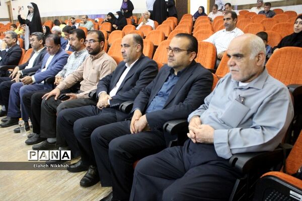 همایش  منتخبین دومین دوره طرح دانش‌آموز تراز انقلاب اسلامی  در بوشهر