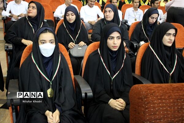 همایش  منتخبین دومین دوره طرح دانش‌آموز تراز انقلاب اسلامی  در بوشهر