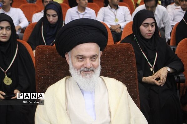 همایش  منتخبین دومین دوره طرح دانش‌آموز تراز انقلاب اسلامی  در بوشهر
