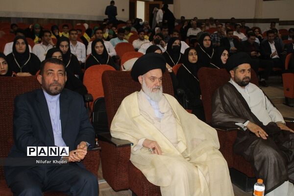 همایش  منتخبین دومین دوره طرح دانش‌آموز تراز انقلاب اسلامی  در بوشهر