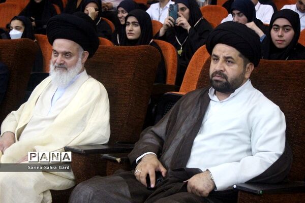 همایش  منتخبین دومین دوره طرح دانش‌آموز تراز انقلاب اسلامی  در بوشهر