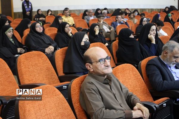 همایش  منتخبین دومین دوره طرح دانش‌آموز تراز انقلاب اسلامی  در بوشهر