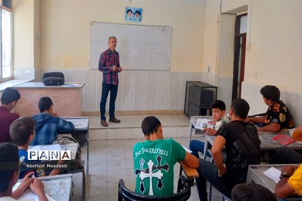 پایگاه آموزش تقویتی کلاس‌های جبرانی متوسطه اول در کاشمر