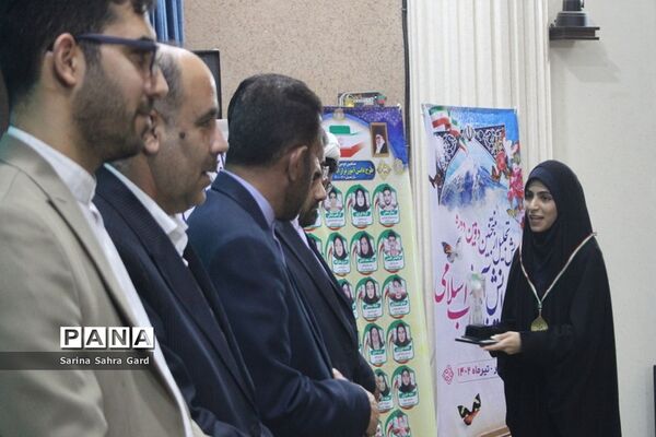 تجلیل از دانش‌آموزان منتخبین دومین دوره طرح دانش‌آموز تراز انقلاب اسلامی در بوشهر