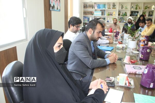 جلسه هم اندیشی معاونان پرورشی و تربیت‌بدنی شهرستان‌ها و مناطق آموزش و پرورش استان بوشهر