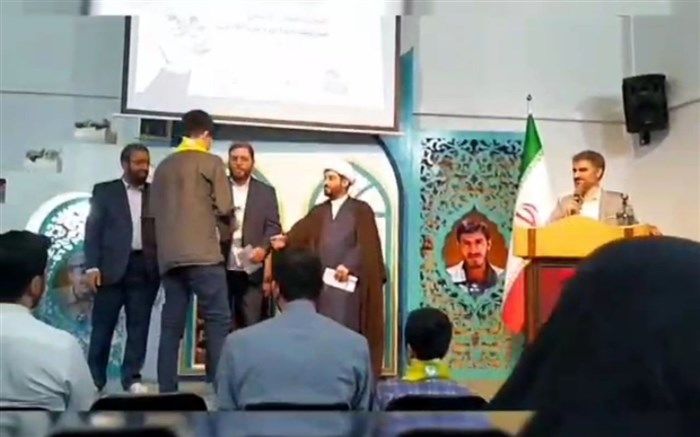 اختتامیه پویش کتابخوانی دانش‌آموزی شهید زین‌الدین در قم/فیلم