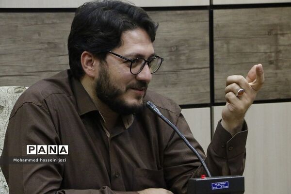 بازدید معاون استاندار قم از گروه‌های جهادی دانش‌آموزی