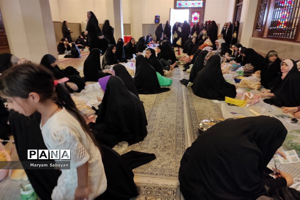 پویش میزبانی از زائران حرم مطهر حضرت احمد بن موسی توسط دانش‌آموزان