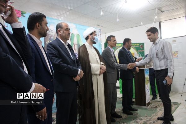 تقدیر از سادات کارمند اداره‌کل آموزش و پرورش استان بوشهر