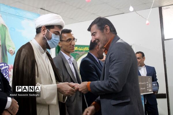 تقدیر از سادات کارمند اداره‌کل آموزش و پرورش استان بوشهر