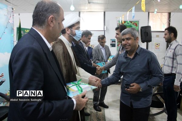 تقدیر از سادات کارمند اداره‌کل آموزش و پرورش استان بوشهر