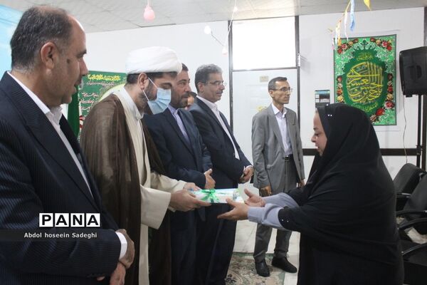 تقدیر از سادات کارمند اداره‌کل آموزش و پرورش استان بوشهر