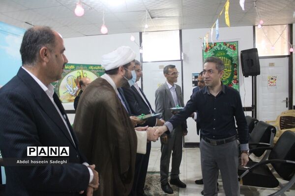 تقدیر از سادات کارمند اداره‌کل آموزش و پرورش استان بوشهر