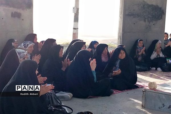 برگزاری دعای ندبه در گلزار شهدای شهرستان بن