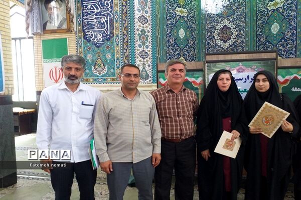 تقدیر از فرهنگیان و دانش‌آموزان فعال در مسابقات قرآنی در نمازجمعه ملارد