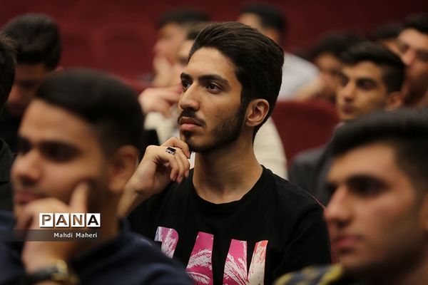 جلسه توجیهی یازدهمین دوره مجلس دانش‌آموزی در اردوگاه شهید‌باهنر