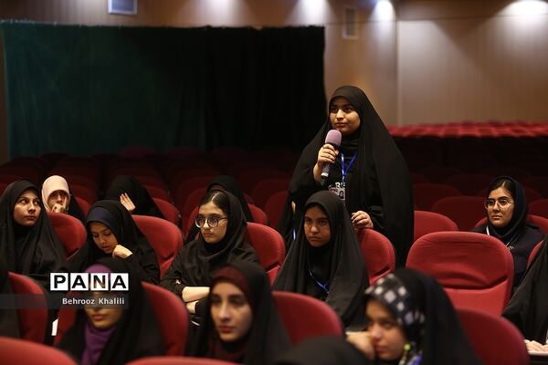 جلسه توجیهی یازدهمین دوره مجلس دانش‌آموزی در اردوگاه شهید‌باهنر