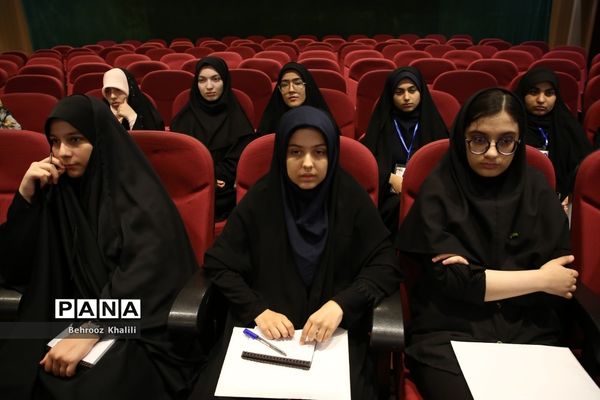 جلسه توجیهی یازدهمین دوره مجلس دانش‌آموزی در اردوگاه شهید‌باهنر