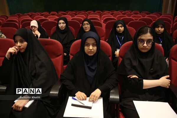 جلسه توجیهی یازدهمین دوره مجلس دانش‌آموزی در اردوگاه شهید‌باهنر