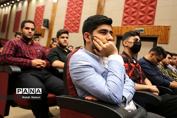 جلسه توجیهی یازدهمین دوره مجلس دانش‌آموزی در اردوگاه شهید‌باهنر