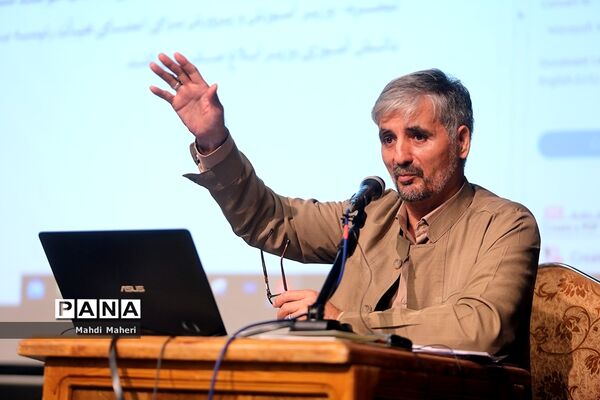 جلسه توجیهی یازدهمین دوره مجلس دانش‌آموزی در اردوگاه شهید‌باهنر