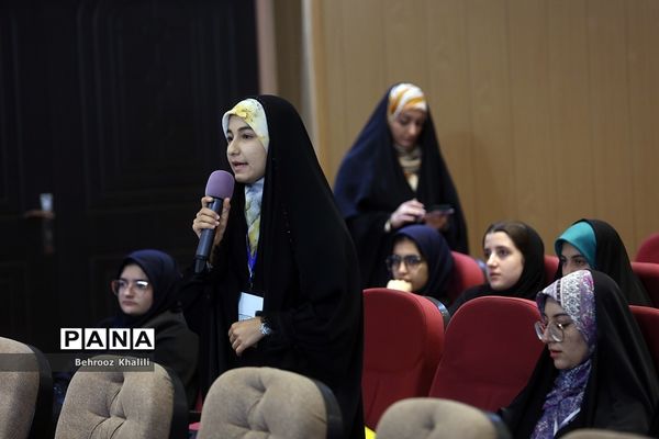 جلسه توجیهی یازدهمین دوره مجلس دانش‌آموزی در اردوگاه شهید‌باهنر