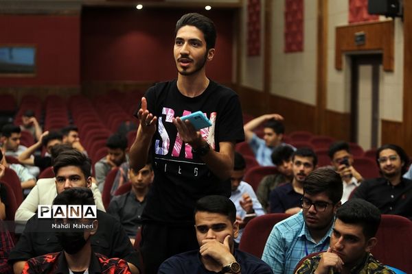 جلسه توجیهی یازدهمین دوره مجلس دانش‌آموزی در اردوگاه شهید‌باهنر