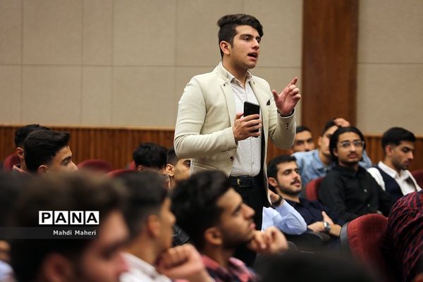 جلسه توجیهی یازدهمین دوره مجلس دانش‌آموزی در اردوگاه شهید‌باهنر