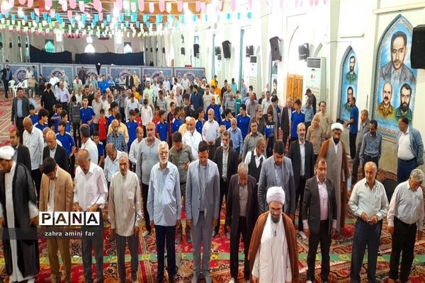 اقامه نماز جمعه در نور