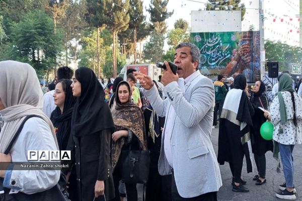 برگزاری میهمانی یک کیلومتری غدیر در شهرستان‌ قرچک