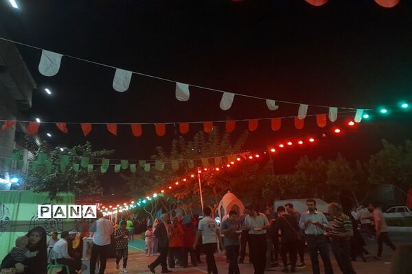حضور زائران و مجاوران در مراسم خیابانی عید غدیر