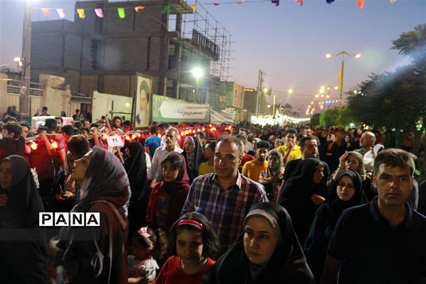 حضور پرشور مردم کاشان در مهمانی کیلومتری غدیر