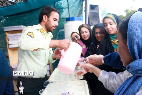 حضور پرشور مردم کاشان در مهمانی کیلومتری غدیر