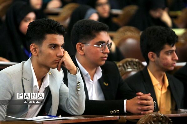 افتتاحیه یازدهمین دوره مجلس دانش‌آموزی/۳