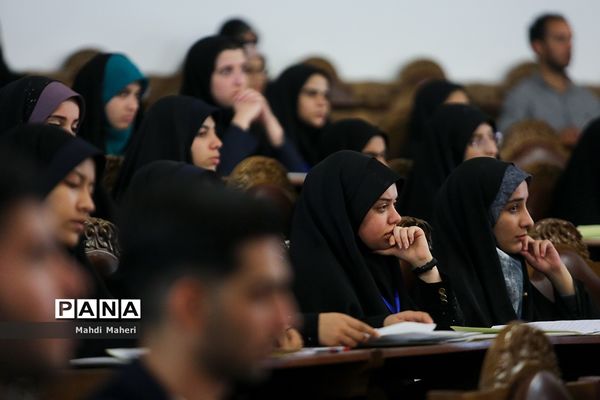 افتتاحیه یازدهمین دوره مجلس دانش‌آموزی/۳